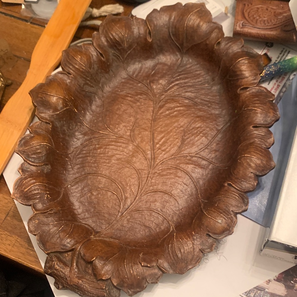 Elegant Brown Leaf-Shaped Decorative Bowl